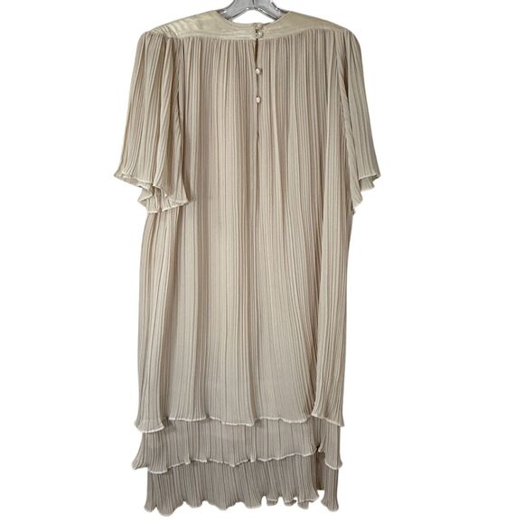 Vintage Cream Pleated Maxi Dress With Ruffled Sleeves & Button Closure Size M - Picture 2 of 10